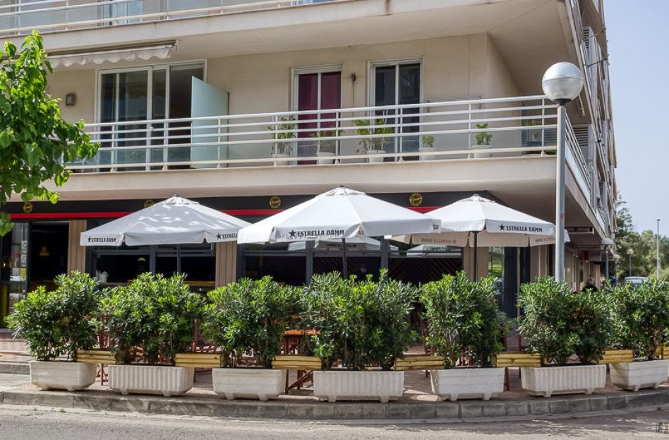 Corner Sports Bar