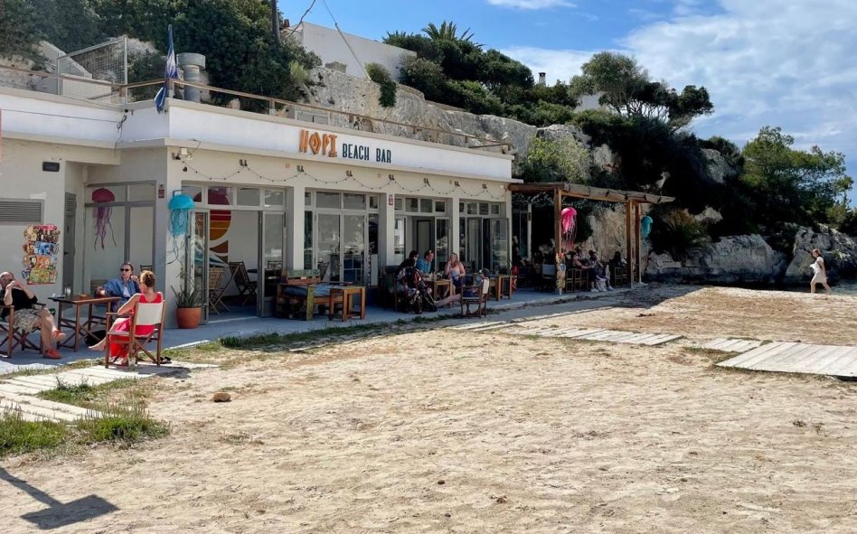 Hopi beach Bar