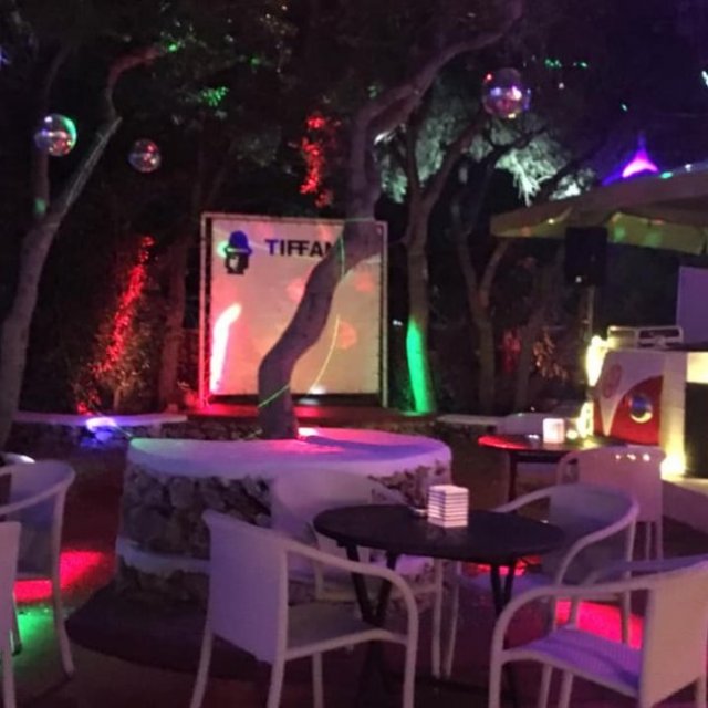 Tiffanys - Outdoor Lounge and Cocktails