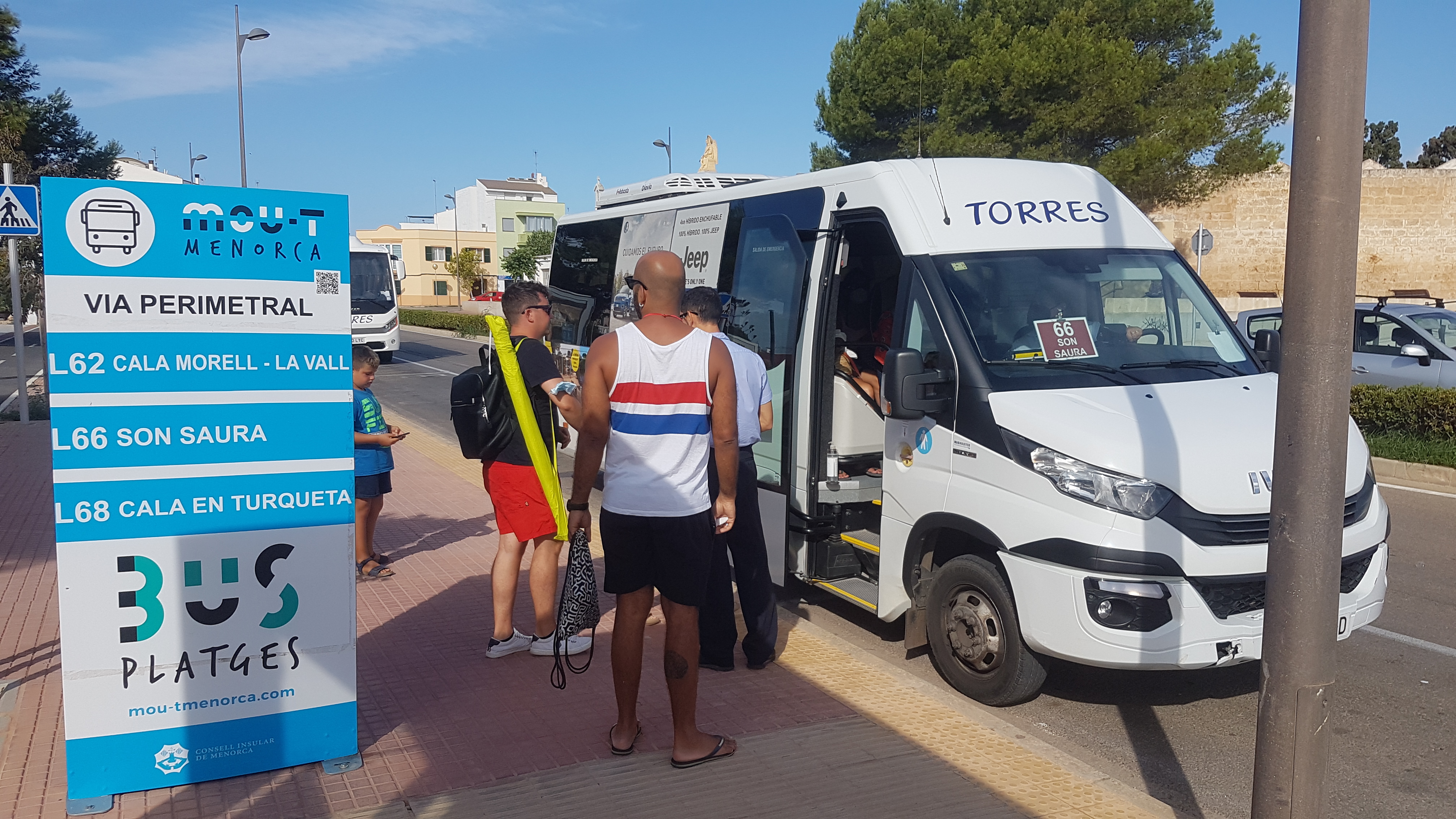 Menorca Buses to Beach