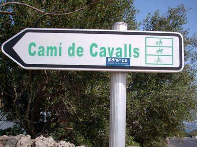 Sign to recognise a Cami de Cavalls route