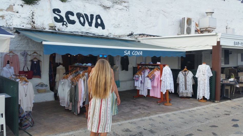 Es Castell Where to Shop?